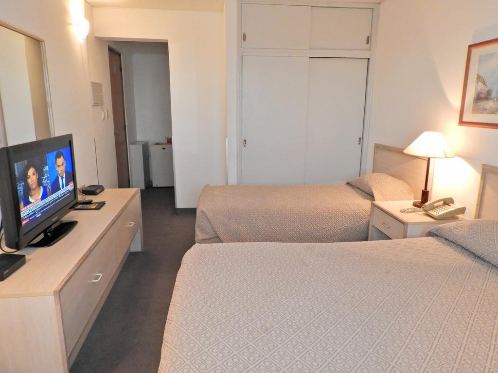 Hotel Tres Cruces มอนเตวิเดโอ ภายนอก รูปภาพ