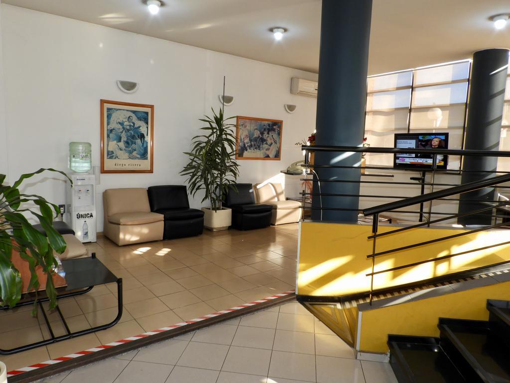 Hotel Tres Cruces มอนเตวิเดโอ ภายนอก รูปภาพ