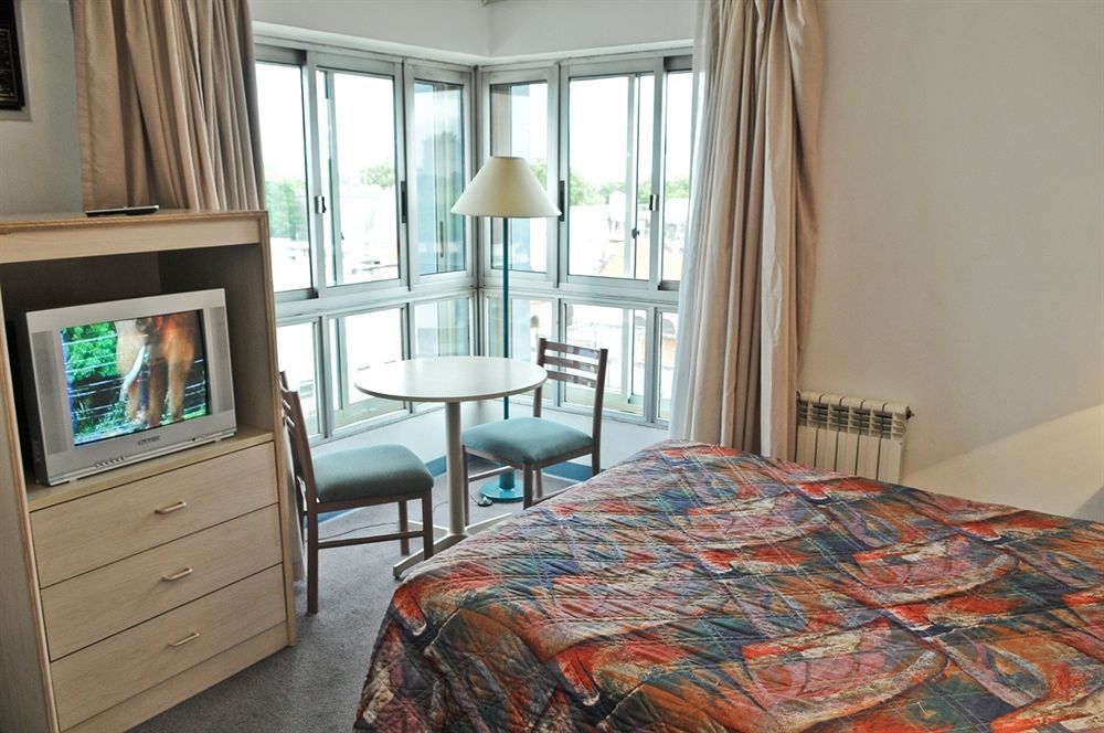 Hotel Tres Cruces มอนเตวิเดโอ ภายนอก รูปภาพ