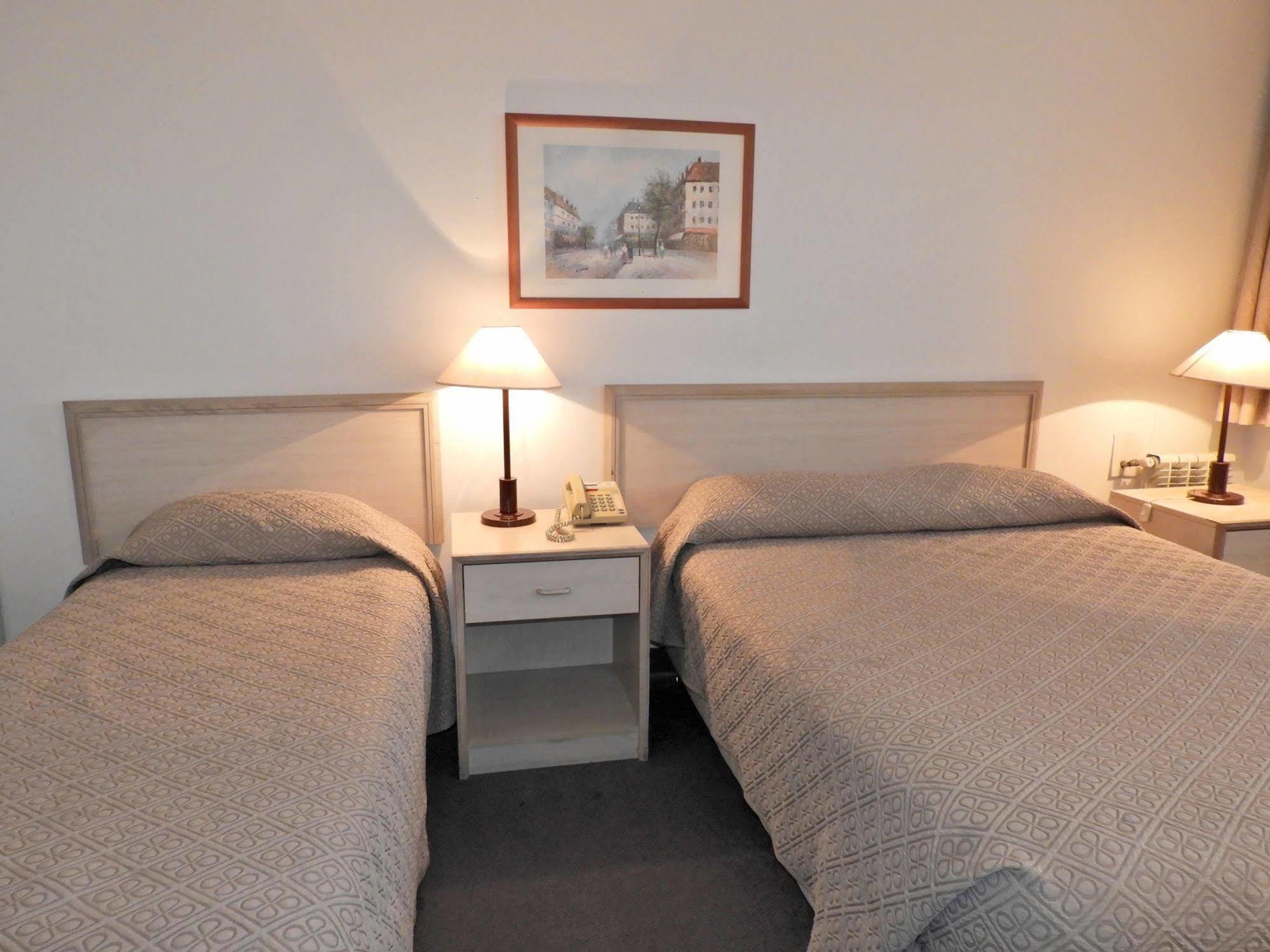 Hotel Tres Cruces มอนเตวิเดโอ ภายนอก รูปภาพ