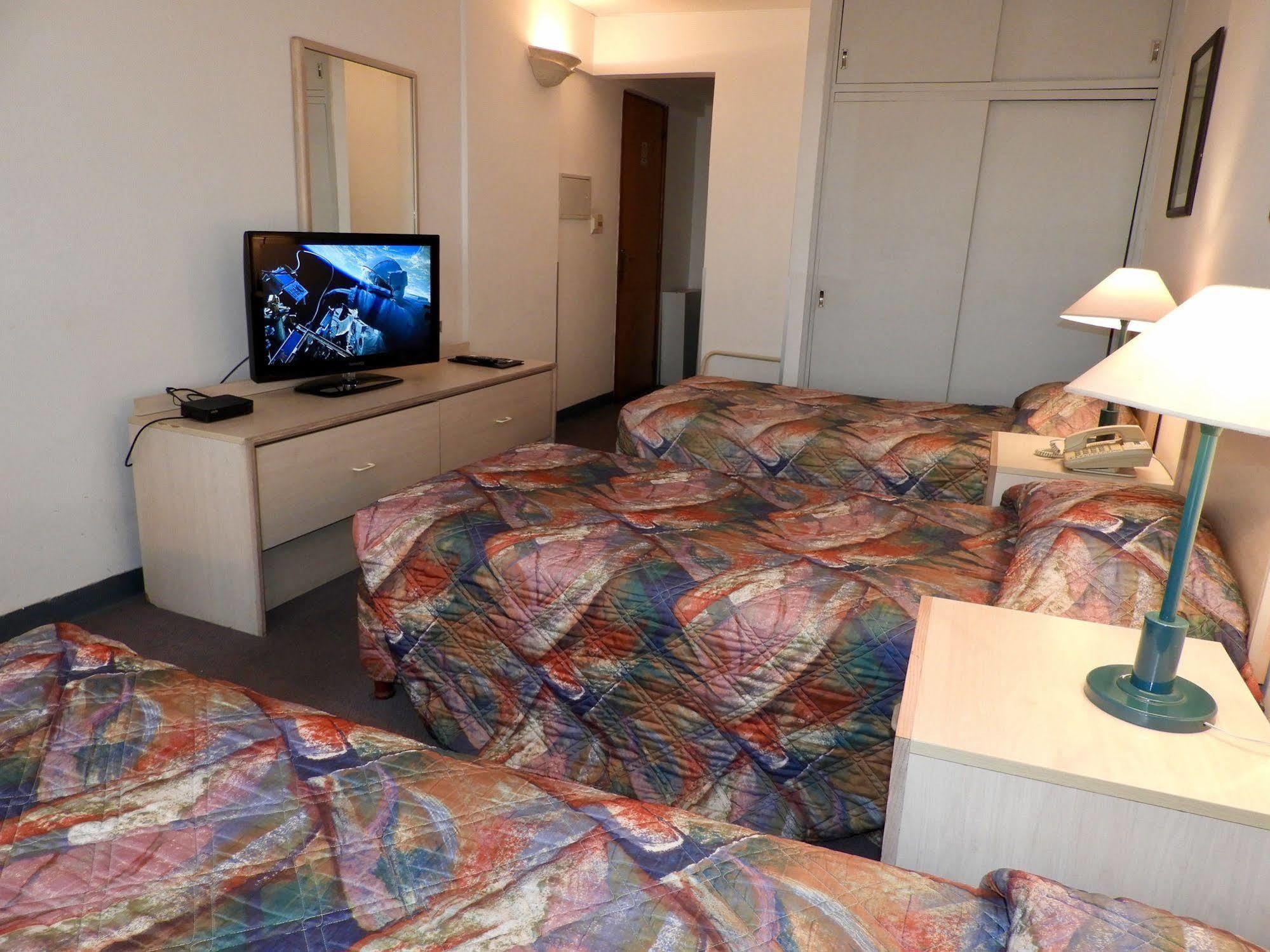 Hotel Tres Cruces มอนเตวิเดโอ ภายนอก รูปภาพ