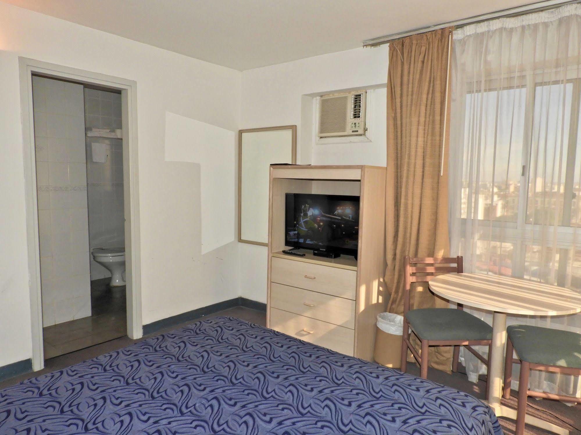 Hotel Tres Cruces มอนเตวิเดโอ ภายนอก รูปภาพ