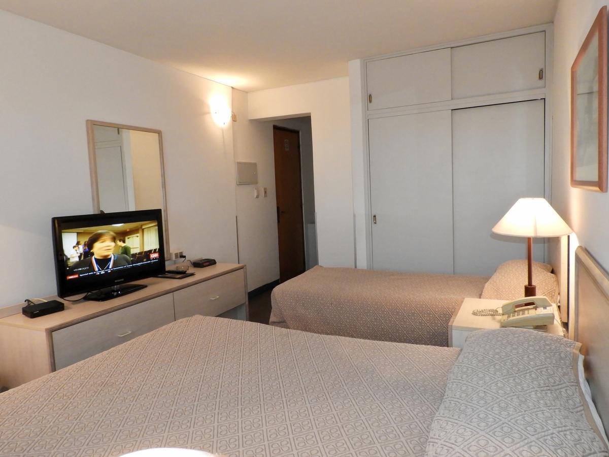 Hotel Tres Cruces มอนเตวิเดโอ ภายนอก รูปภาพ