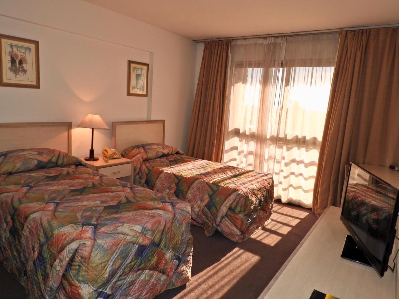 Hotel Tres Cruces มอนเตวิเดโอ ภายนอก รูปภาพ